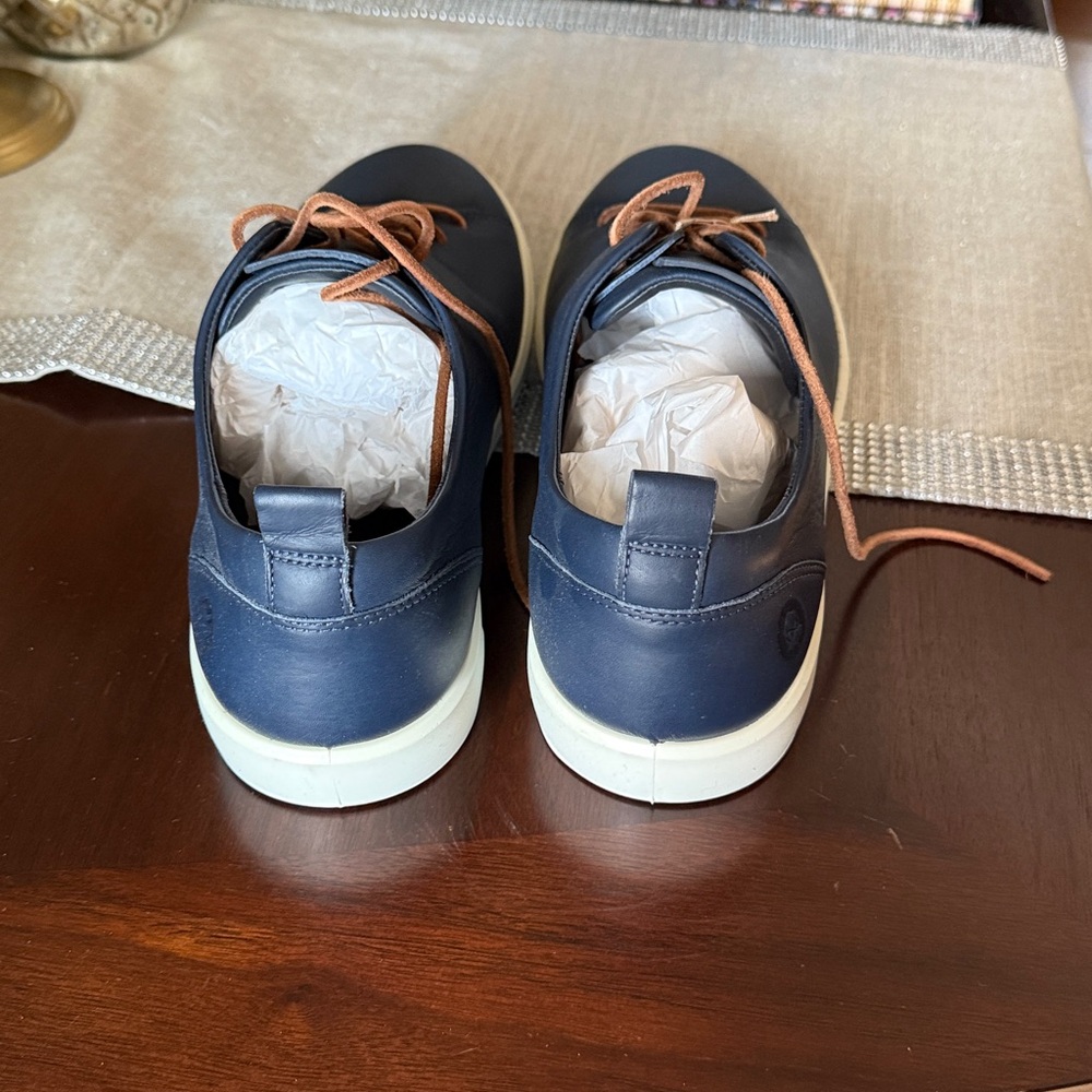 Ecco Navy Leather Sneakers with Tan Laces - Picture 4 of 8